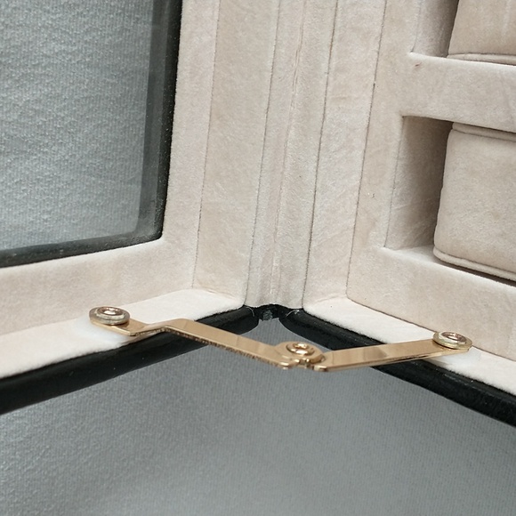 Rowallan Textured Black Watch Case with Window Top - Picture 6 of 15